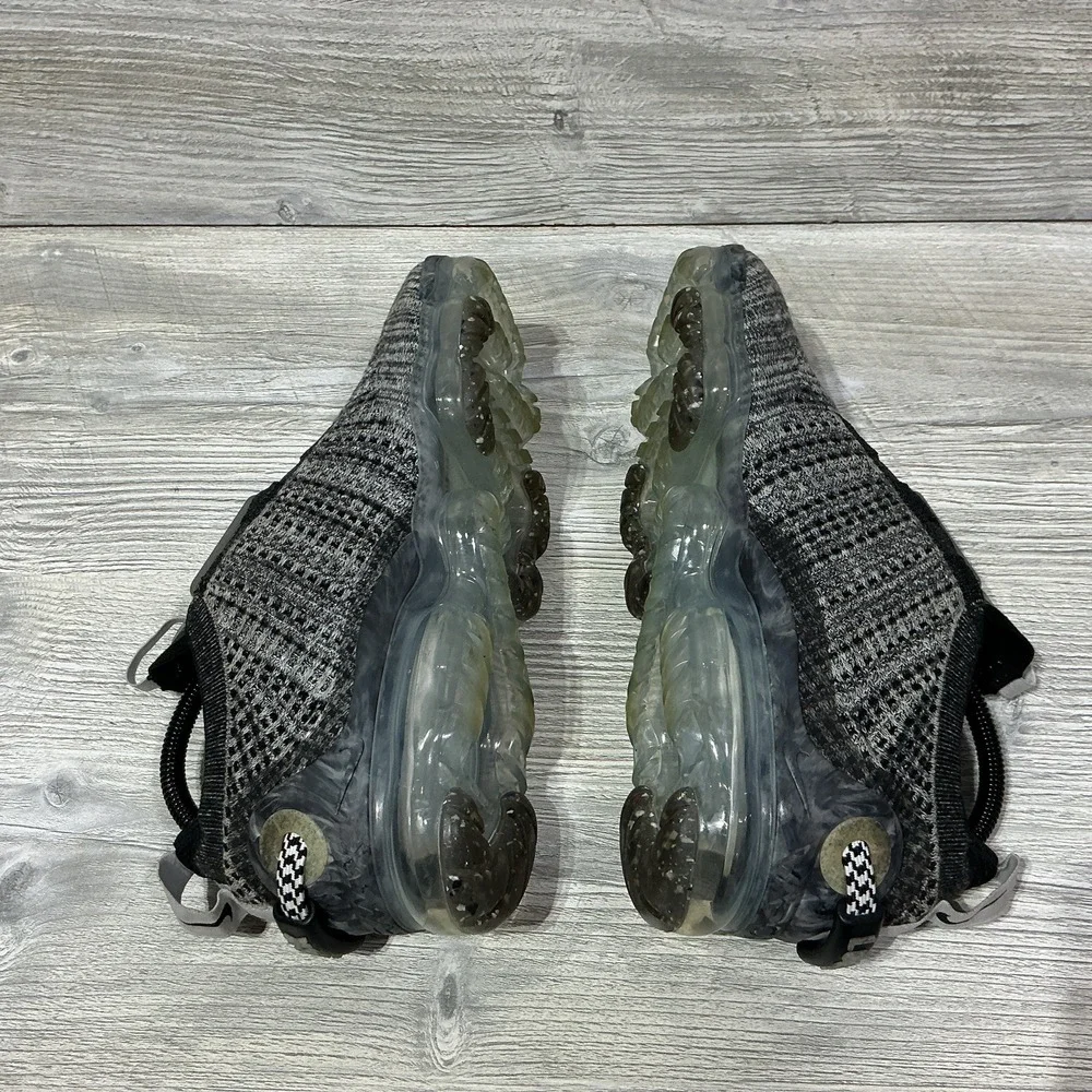 Nike Air Vapormax Oreo Fly Knit 2020 Shoes Womens Size 8.5 Sneakers Gray Running